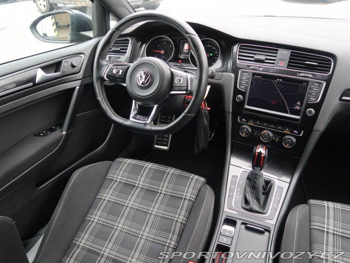Volkswagen Golf 2.0 TDI GTD 2015