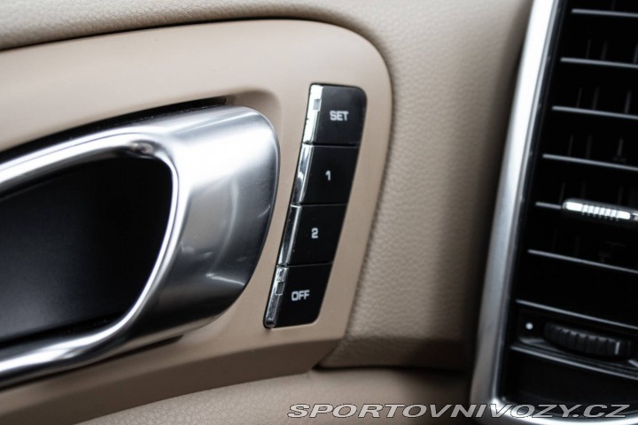 Porsche Cayenne S 3,0 176kw / AJ NA SPLÁ 2011