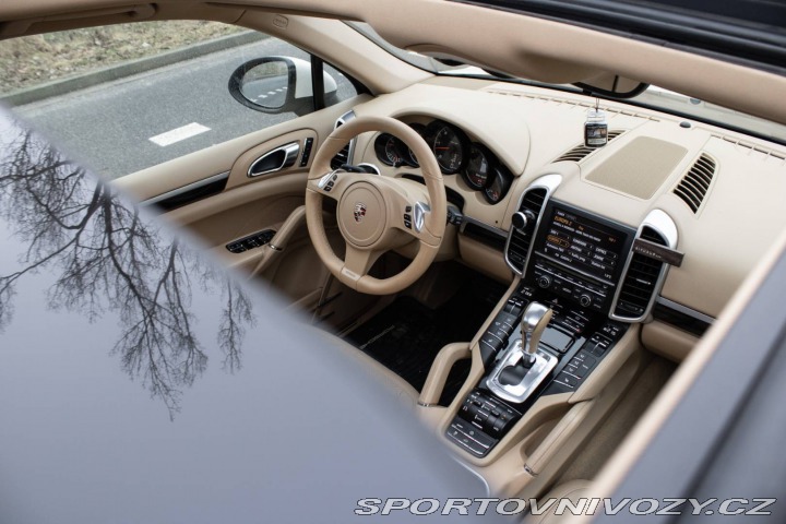 Porsche Cayenne S 3,0 176kw / AJ NA SPLÁ 2011