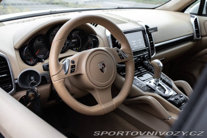 Porsche Cayenne S 3,0 176kw / AJ NA SPLÁ 2011
