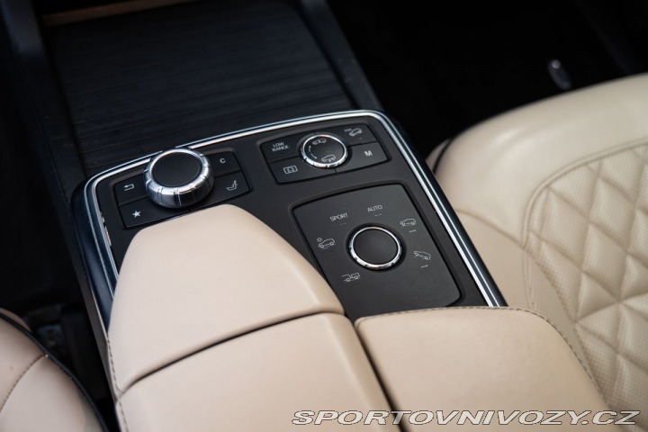 Mercedes-Benz Ostatní modely GL 500 2015