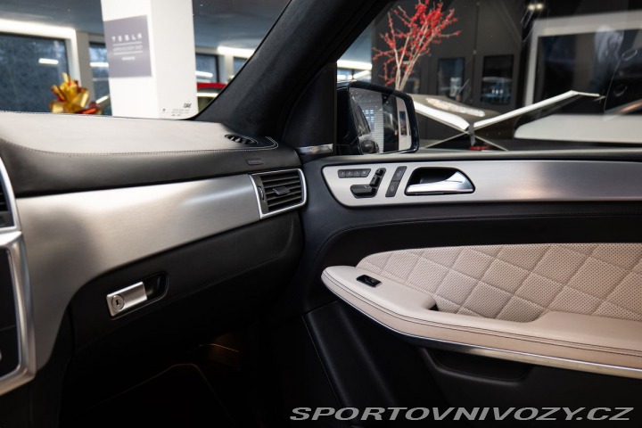 Mercedes-Benz Ostatní modely GL 500 2015