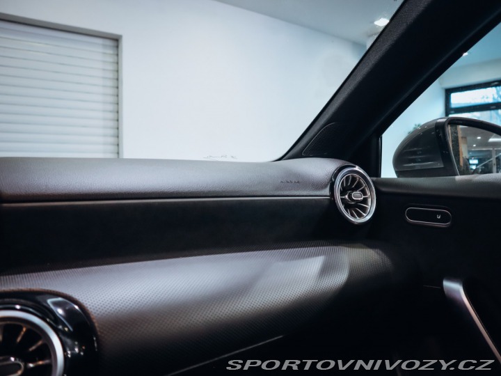 Mercedes-Benz A A 200 AMG 2022