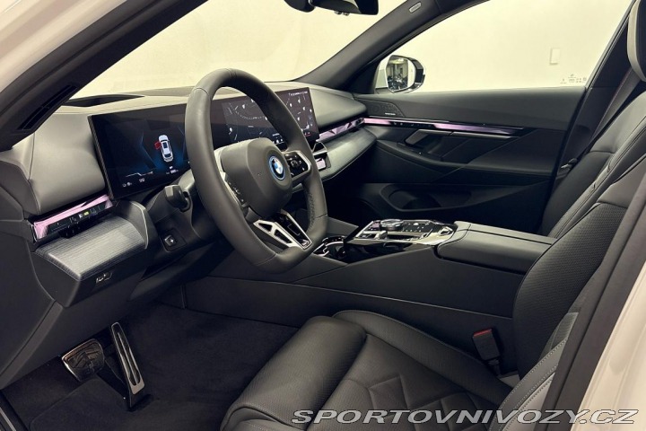 BMW i5 xDrive40 Touring 2025