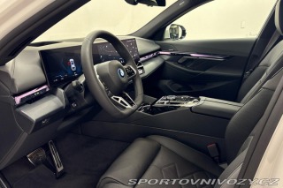 BMW i5 xDrive40 Touring 2025