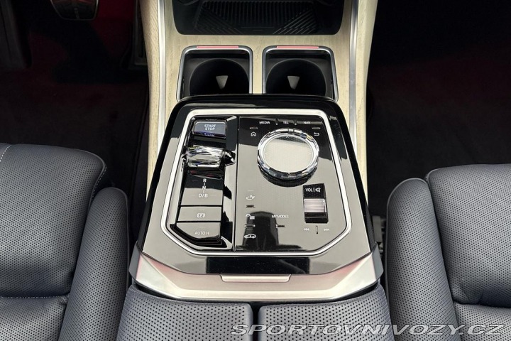 BMW i7 M70 xDrive 2024