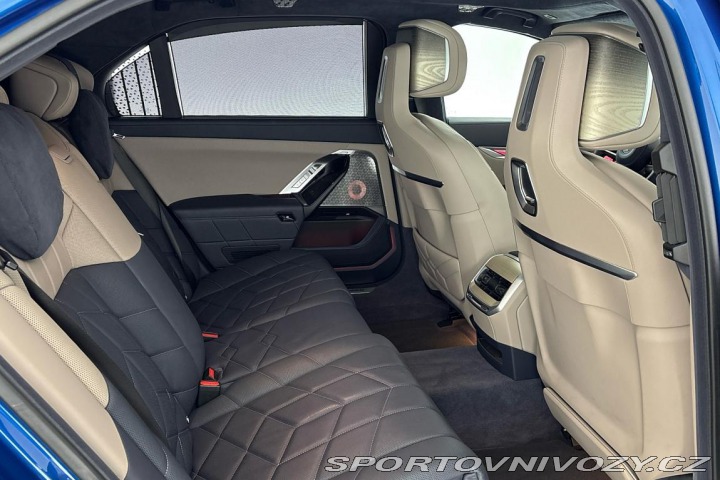 BMW i7 M70 xDrive 2024