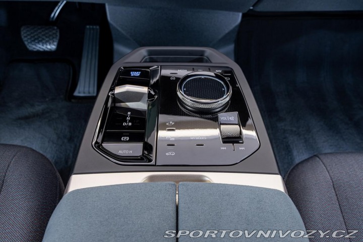 BMW iX xDrive40 2024