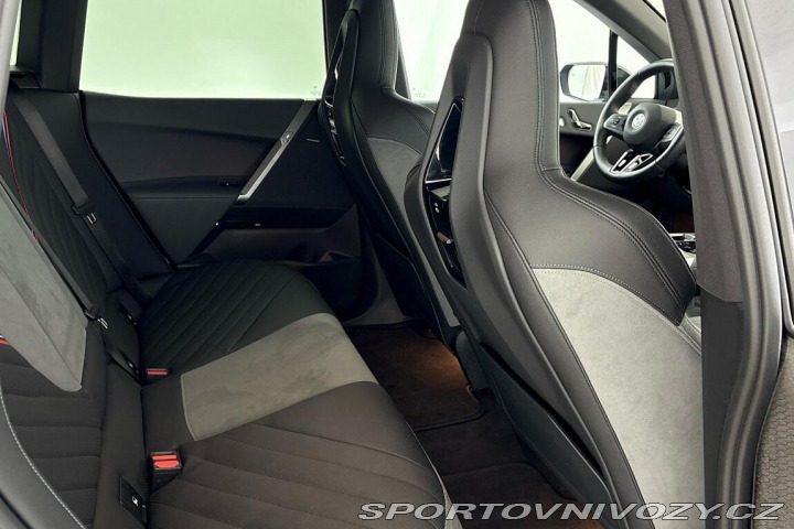 BMW iX xDrive45 2025