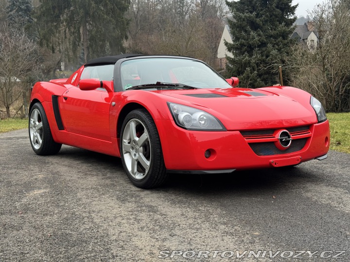 Opel Speedster 2.2 unikátní historie 2001