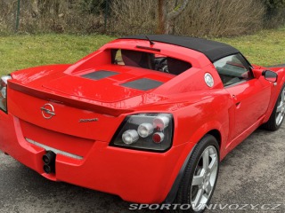 Opel Speedster 2.2 unikátní historie 2001