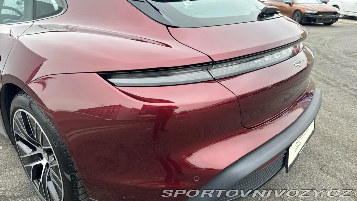 Porsche Taycan 4 Cross Turismo 2023