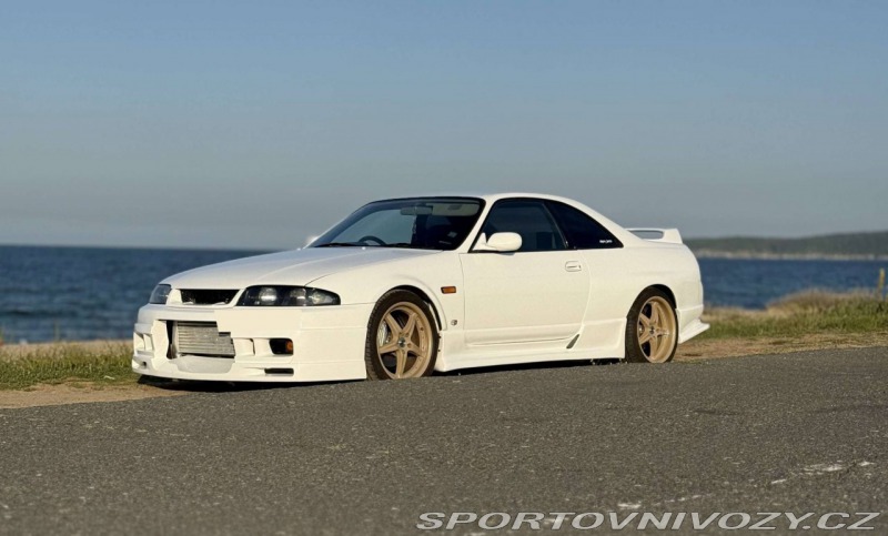 Nissan Skyline R33 GTST