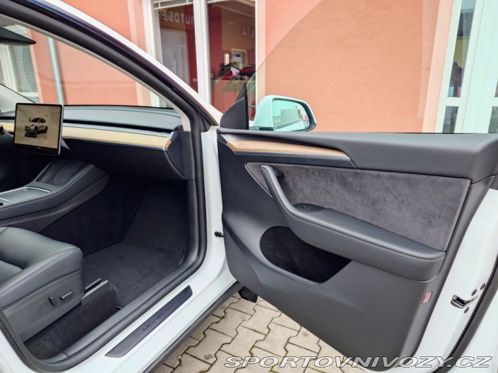 Tesla Model Y L.R. 378kW SOH 92% FSD PR 2022