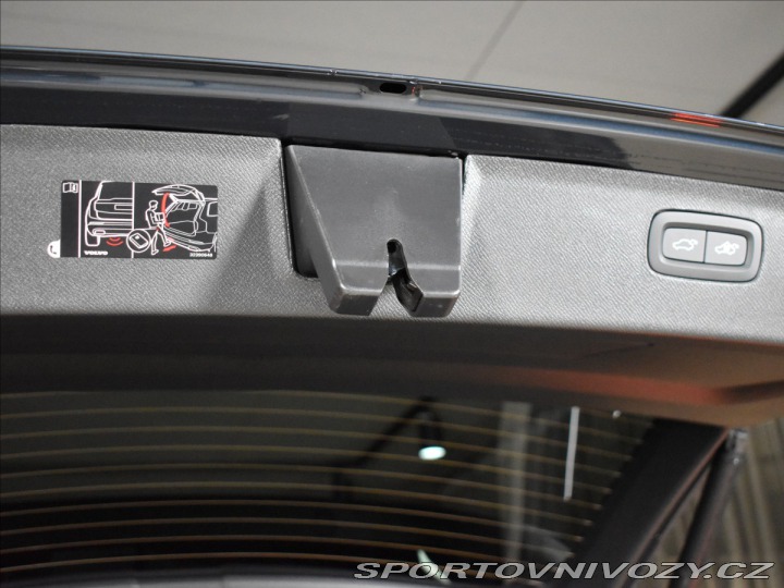 Volvo Ostatní modely XC90 2,0 T8  Ultra Dark 1800