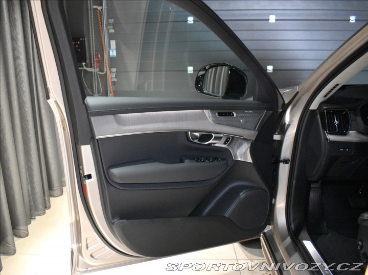 Volvo Ostatní modely XC90 2,0 T8  Ultra Dark 1800