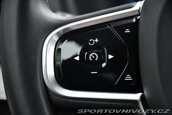 Volvo Ostatní modely XC90 T8 REZERVACE 2022