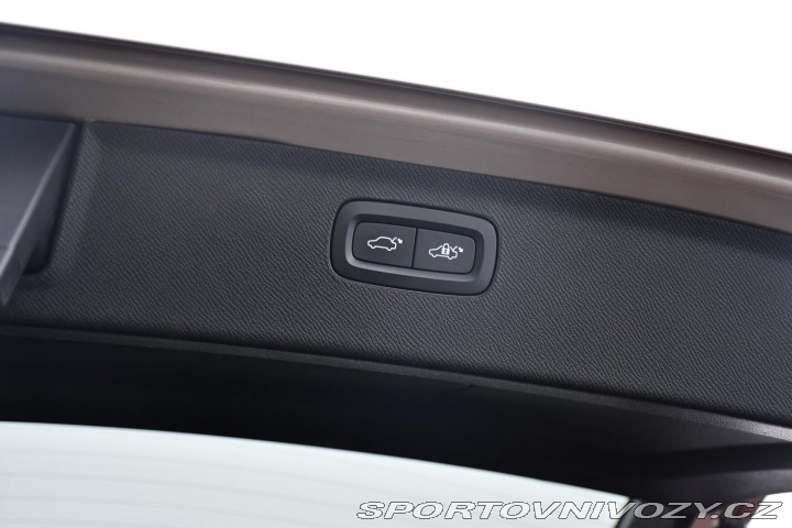 Volvo Ostatní modely XC90 T8 REZERVACE 2022