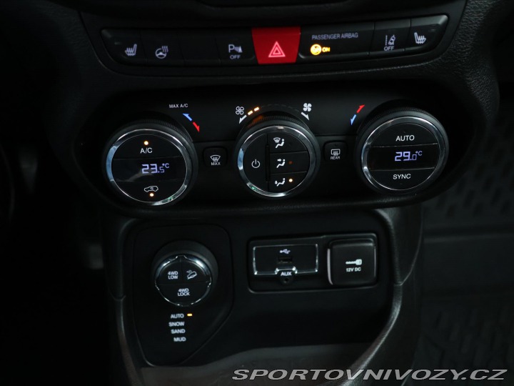 Ostatní značky Ostatní modely Jeep Renegade 2,0 MJT 103kW 4WD Limited 2015