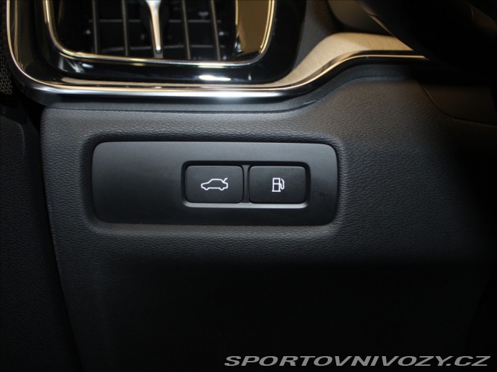 Volvo S60 2,0 T8 AWD 455koní Ultima 2024