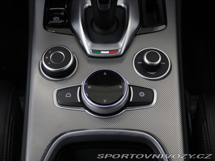 Alfa Romeo Stelvio 2,2 JTD 140kW Q4 Paket Sp 2021