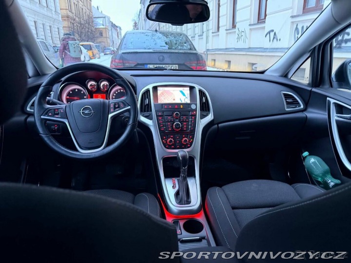 Opel Astra 2,0   J sportes tovrer 2011