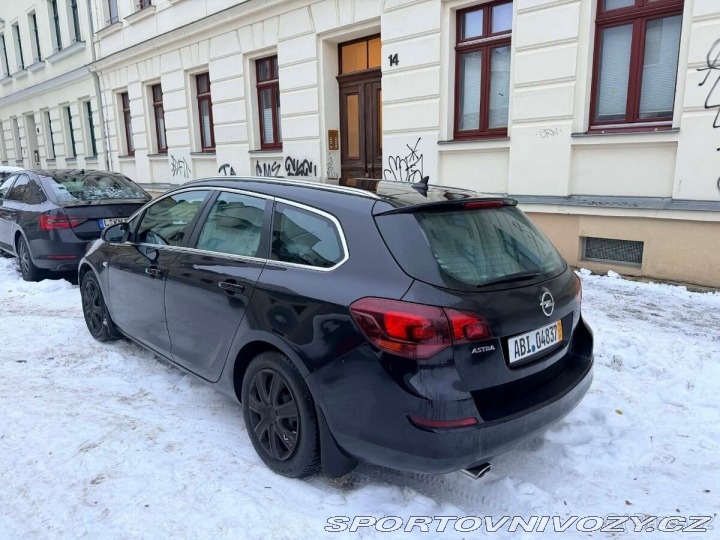 Opel Astra 2,0   J sportes tovrer 2011
