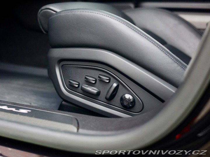 Porsche Taycan Turbo S | PDCC - Pasažie 2023