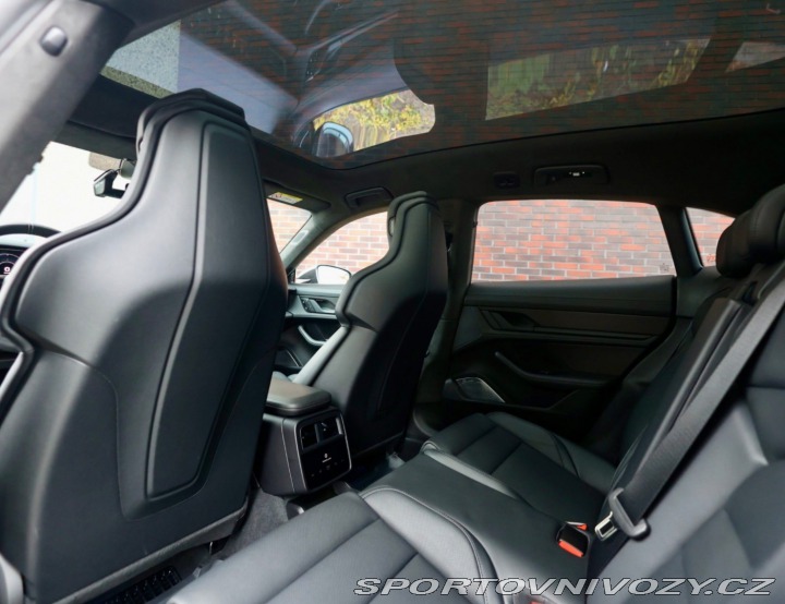 Porsche Taycan Turbo S | PDCC - Pasažie 2023