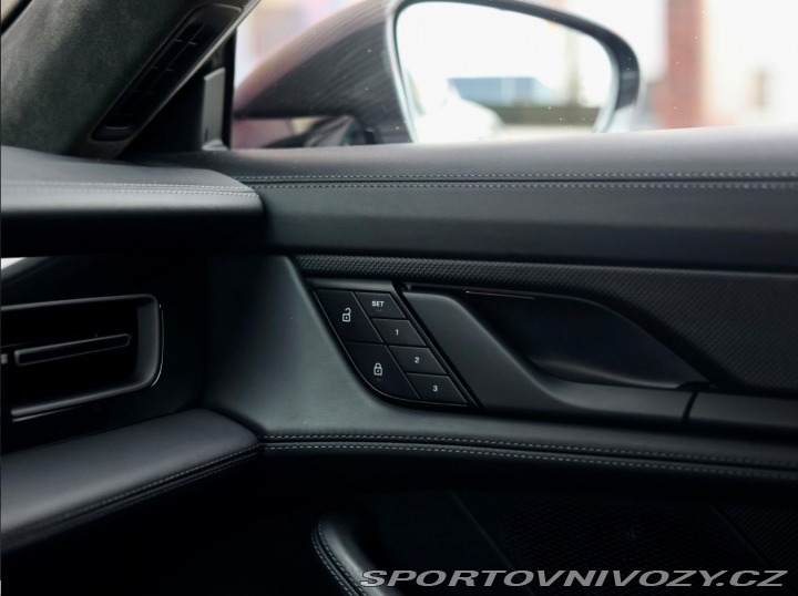 Porsche Taycan Turbo S | PDCC - Pasažie 2023