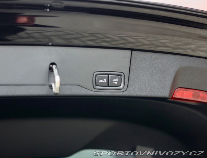 Porsche Taycan Turbo S | PDCC - Pasažie 2023