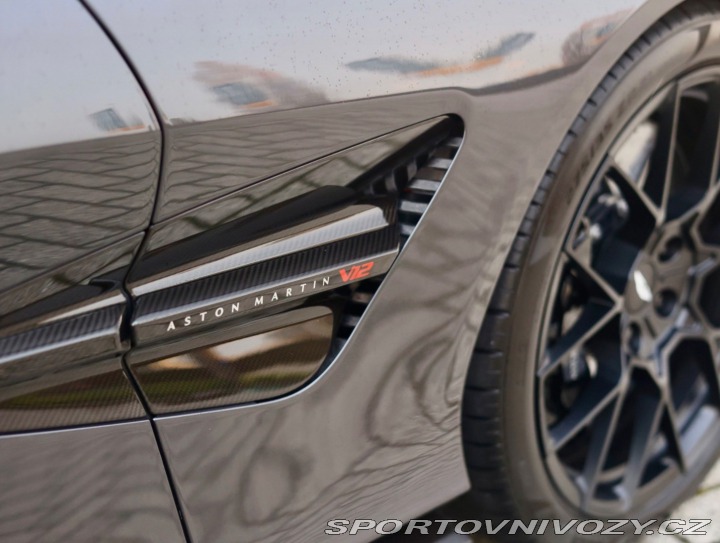 Aston Martin Vanquish 5.2 V12 | Nový model - Q 2024
