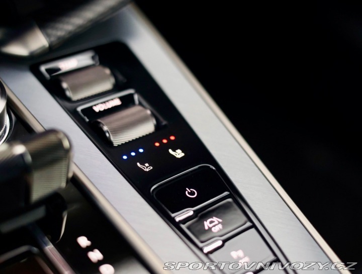 Aston Martin Vanquish 5.2 V12 | Nový model - Q 2024