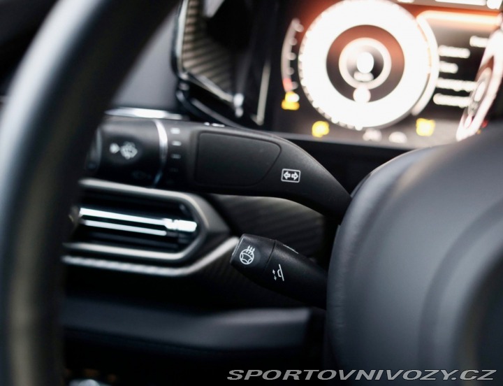 Aston Martin Vanquish 5.2 V12 | Nový model - Q 2024