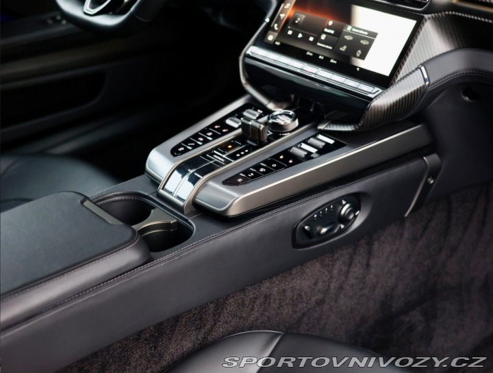 Aston Martin Vanquish 5.2 V12 | Nový model - Q 2024