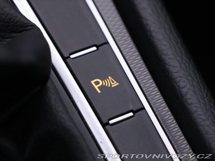 Volkswagen Golf 2,0 TDI 135kW DSG Serv.kn 2016