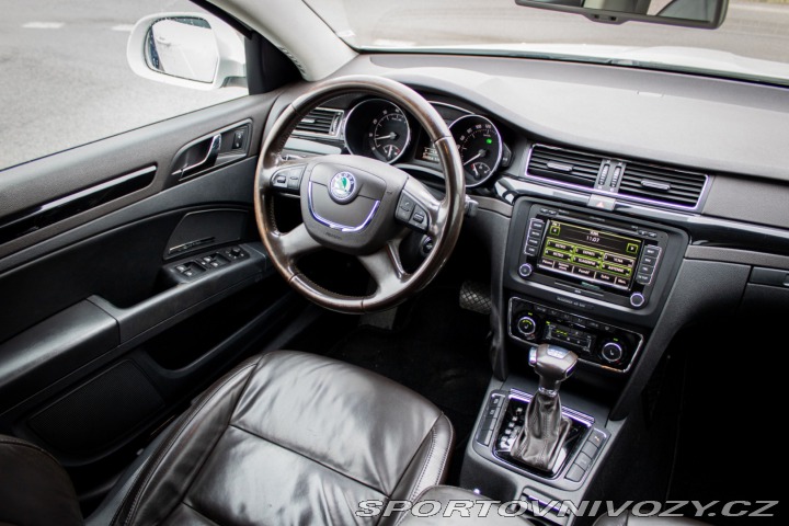 Škoda Superb Combi 3.6 FSI V6 4x4 Lau 2011