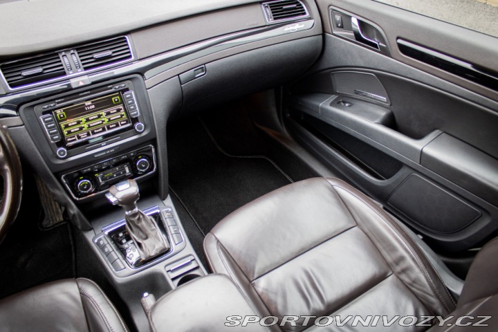 Škoda Superb Combi 3.6 FSI V6 4x4 Lau 2011