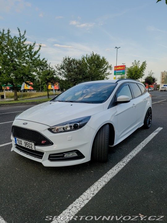 Ford Focus ST  2016