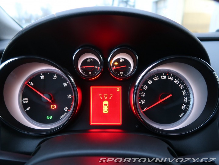 Opel Astra 2.0 CDTI 2013