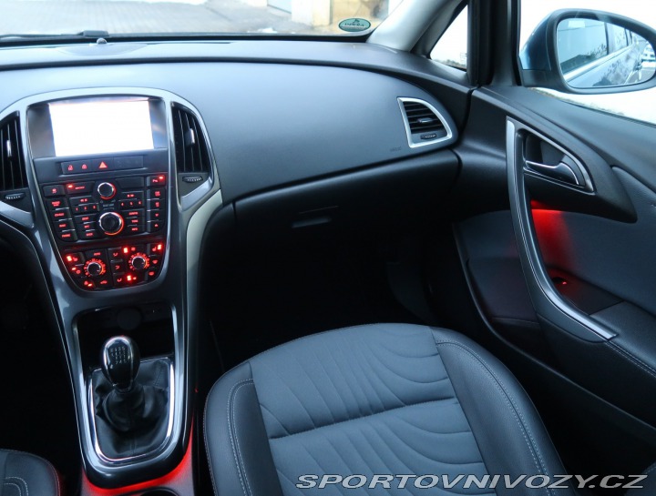 Opel Astra 2.0 CDTI 2013