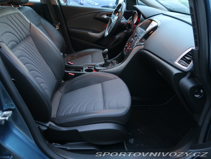 Opel Astra 2.0 CDTI 2013