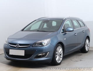 Opel Astra 2.0 CDTI 2013
