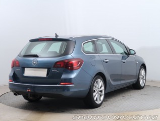 Opel Astra 2.0 CDTI 2013