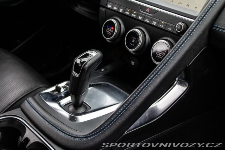 Jaguar E-Pace 2.0 R-Dynamic SE AWD A9 2019