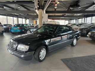 Mercedes-Benz Ostatní modely 124 E320 kabriolet 1995
