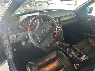 Mercedes-Benz Ostatní modely 124 E320 kabriolet 1995