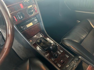 Mercedes-Benz Ostatní modely 124 E320 kabriolet 1995