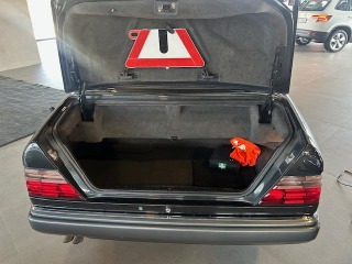 Mercedes-Benz Ostatní modely 124 E320 kabriolet 1995