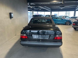 Mercedes-Benz Ostatní modely 124 E320 kabriolet 1995